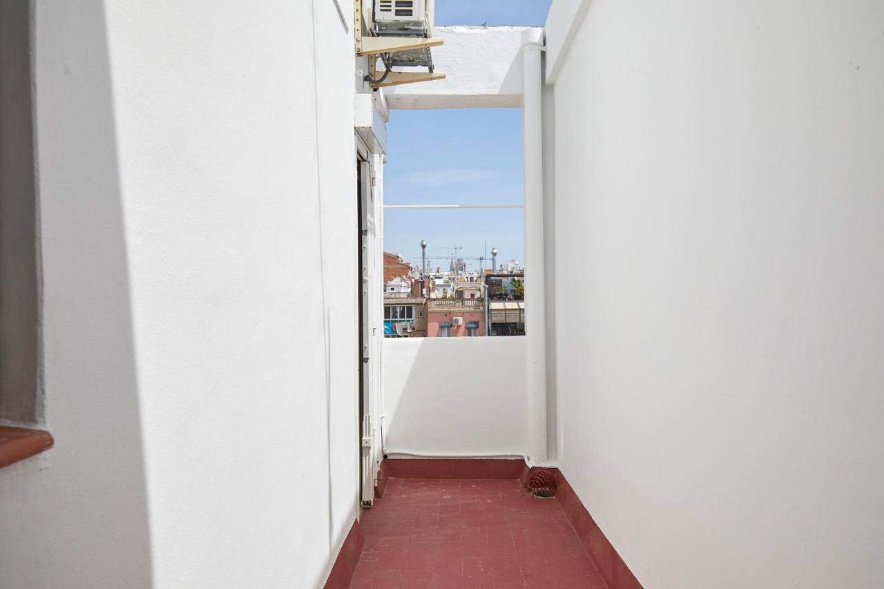 Fisa Rentals Aribau Barcelona Exterior photo